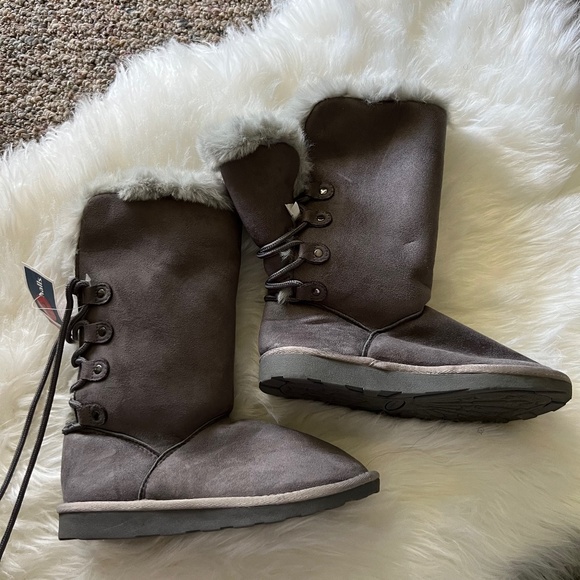 Girls Winter Boots - Picture 1 of 2